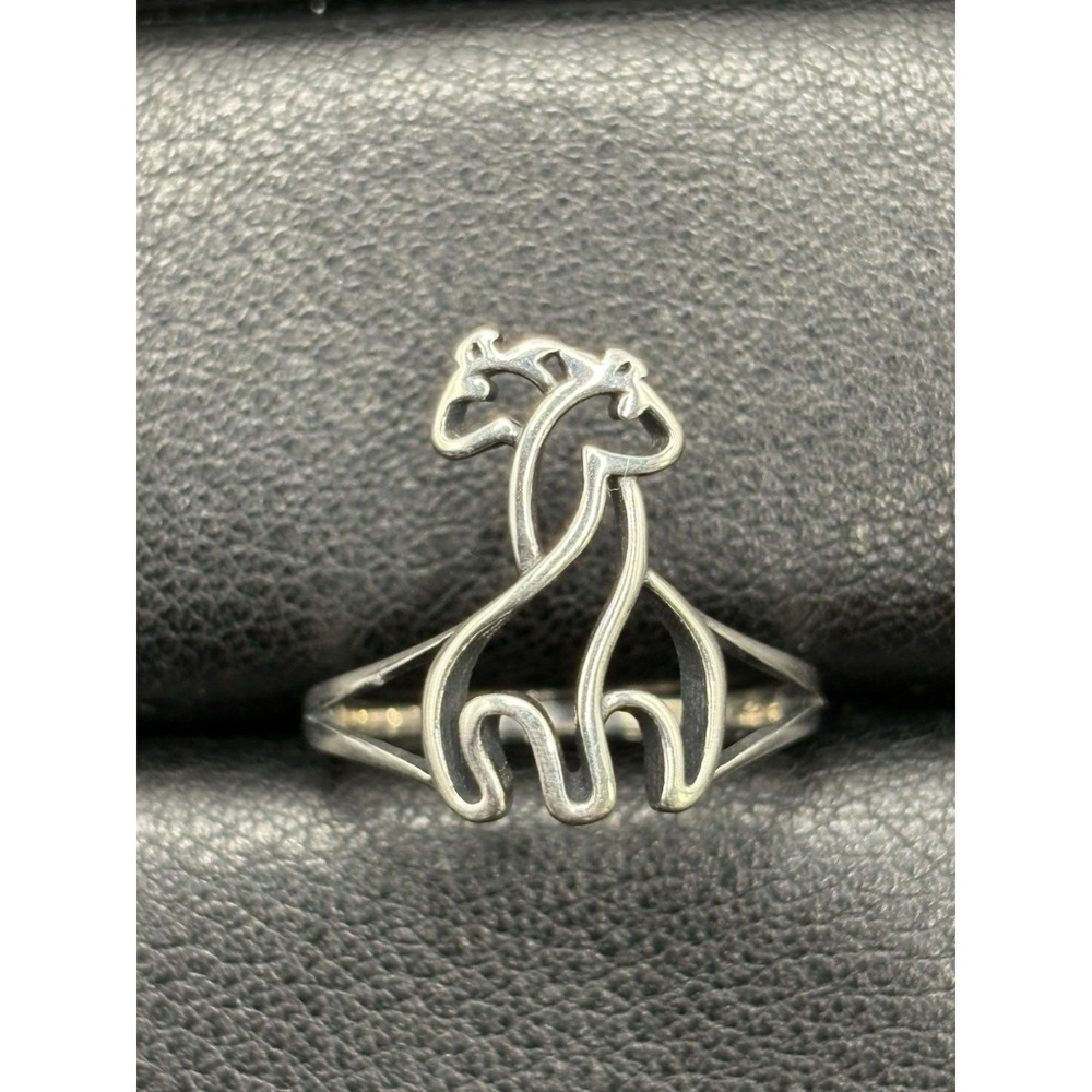 New Condition Sterling Silver Hugging Giraffes Ring Size 7 H10